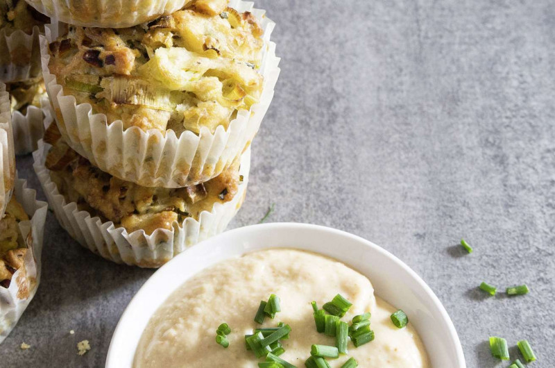 Muffins au yogourt et au poireau avec dip