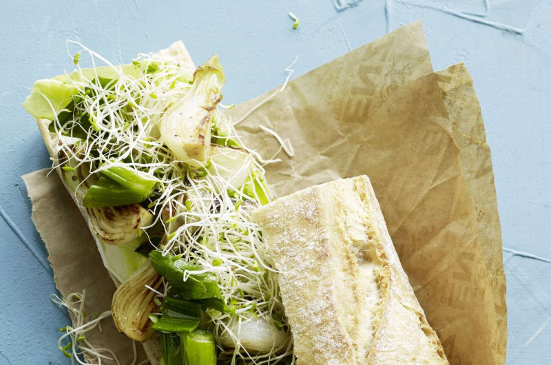 Sandwich aux oignons nouveaux