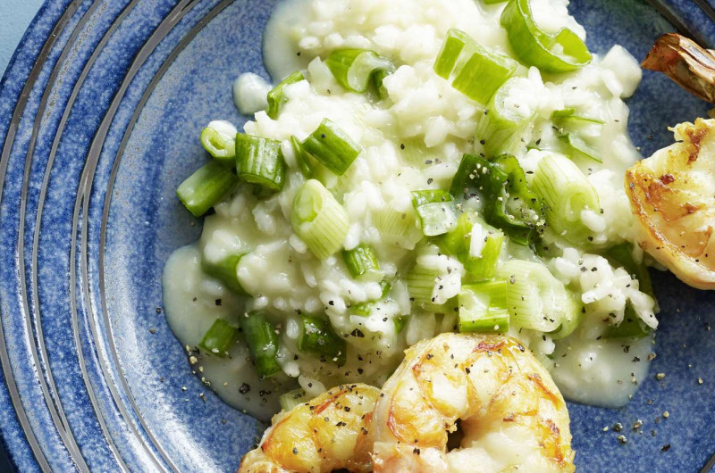Risotto aux oignons nouveaux avec crevettes