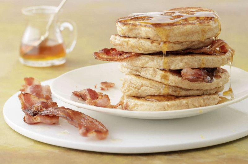 Pancakes au fromage avec miel