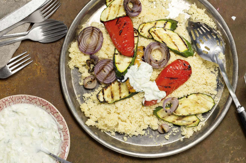 Légumes grillés sur lit de couscous