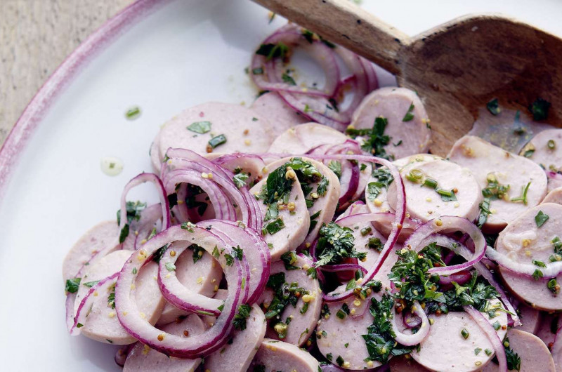 Salade de cervelas avec vinaigrette aux herbes