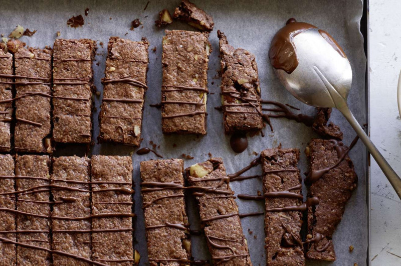 Bâtonnets aux noisettes et au chocolat