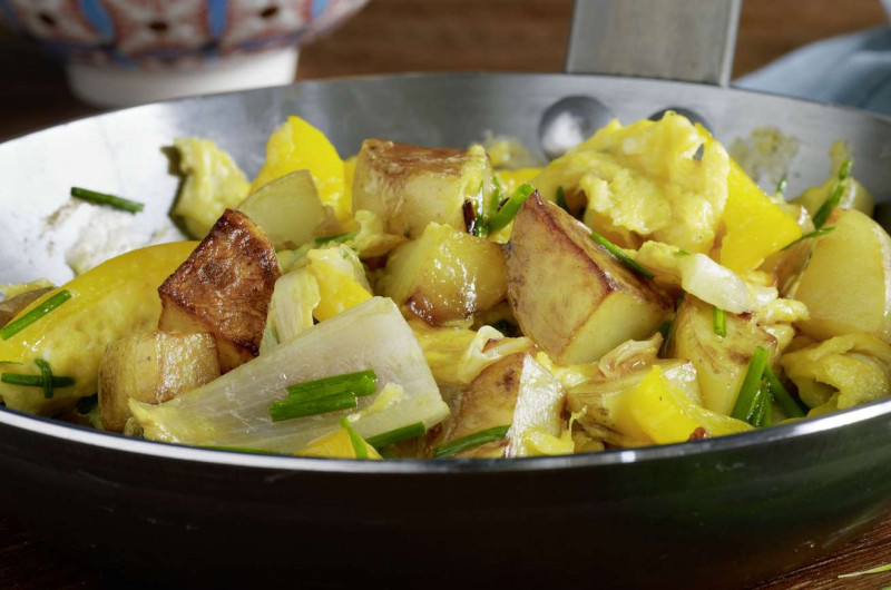 Œufs brouillés aux pommes de terre