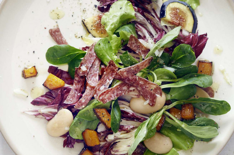 Salade d’automne avec salsiz de cerf