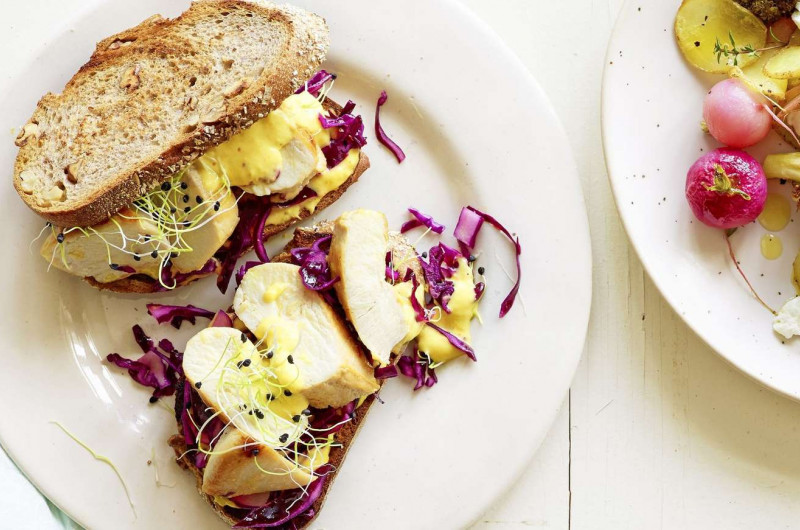 Sandwich poulet-mangue