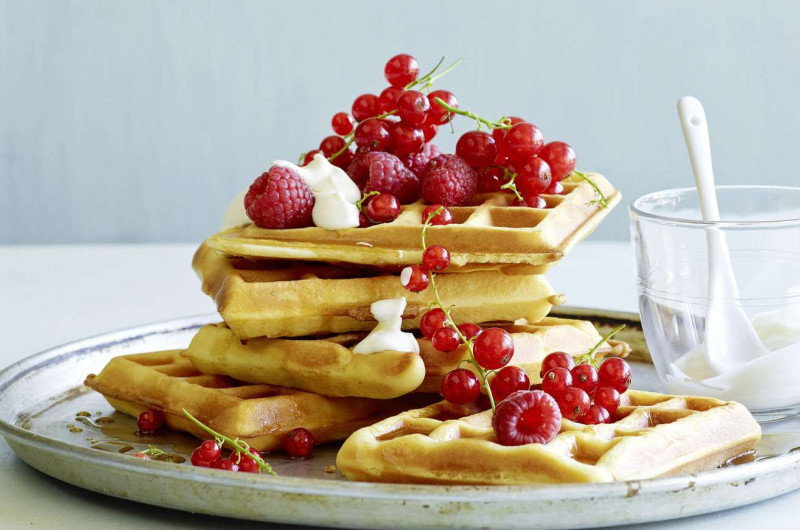 Gaufre à l'huile de coco avec baies
