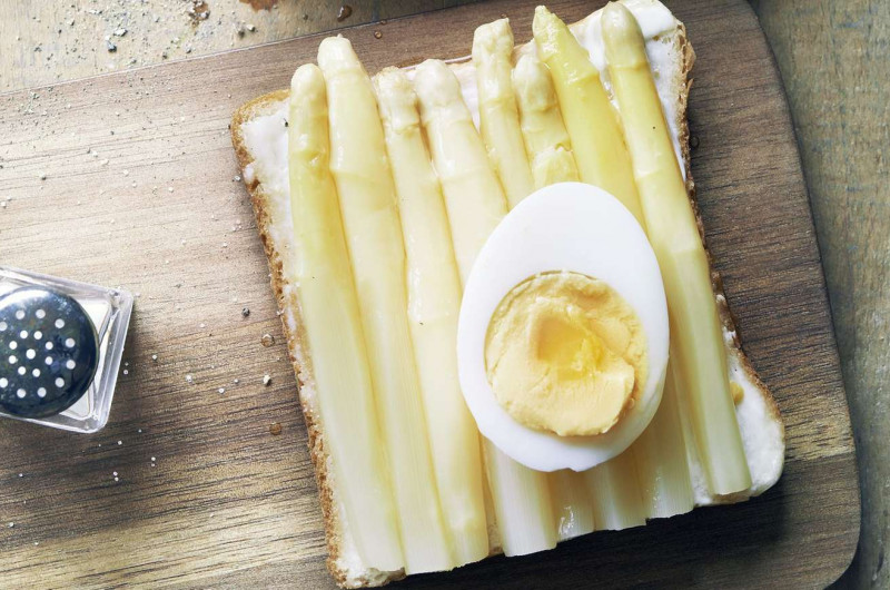 Canapé aux asperges