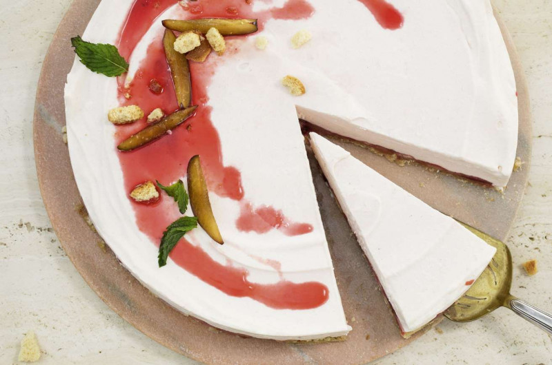 Parfait aux pruneaux sur biscuit