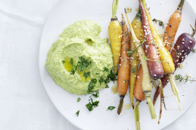 Carottes rôties et houmous vert