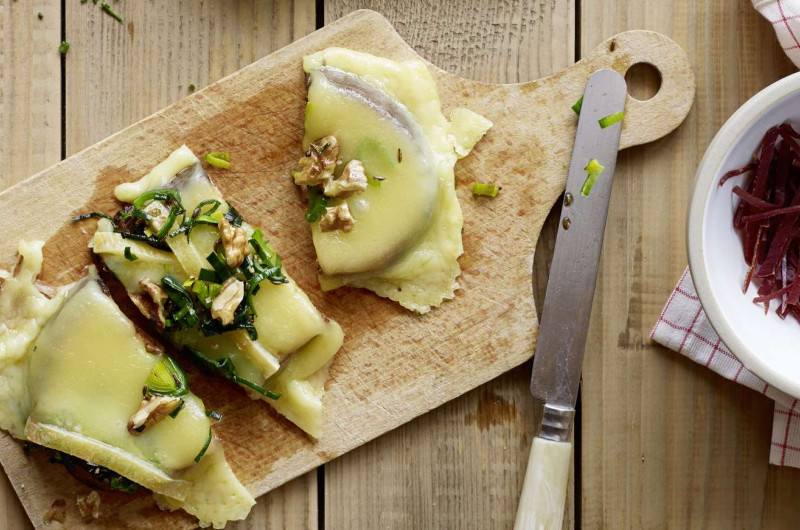 Croûtes au fromage à raclette