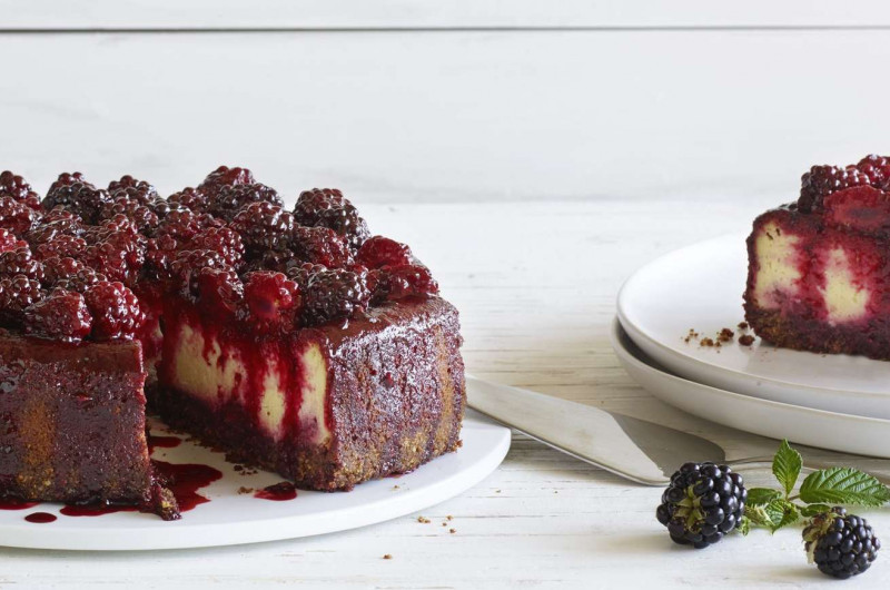 Cheesecake avec topping aux mûres
