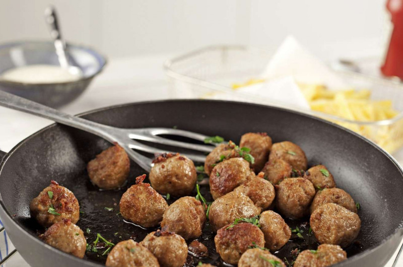 Boulettes de viande avec lard émietté