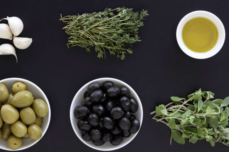 Olives marinées