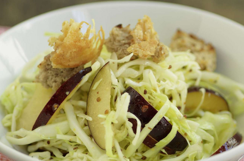 Salade de chou aux pruneaux