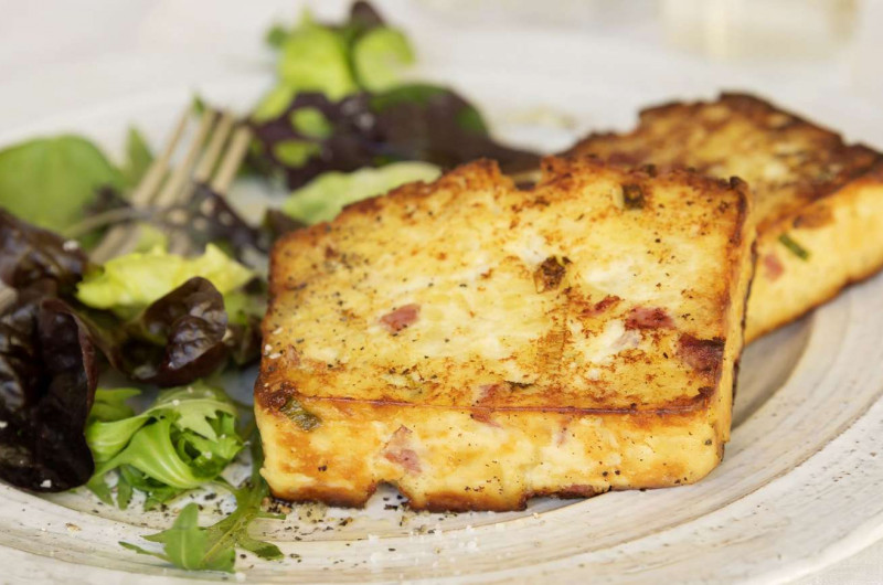 Tranches aux pommes de terre avec ricotta et jambon