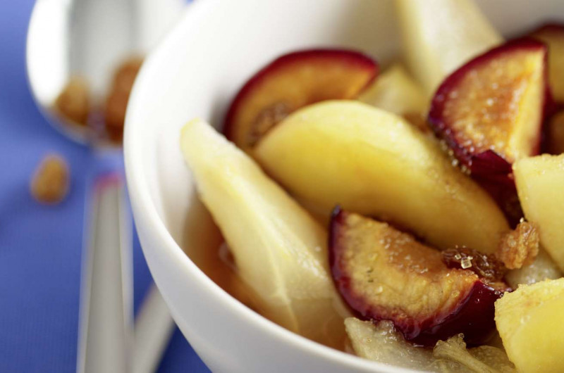 Salade de fruits rôtis au jus de raisin