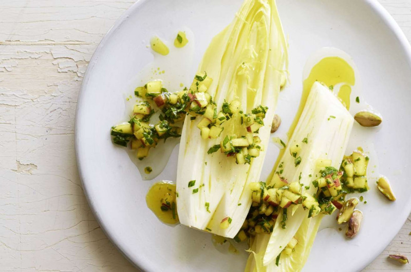 Salade d’endives avec vinaigrette pomme-safran