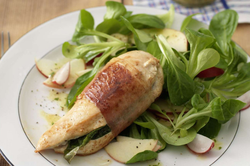 Poitrine de poulet farcie avec doucette à la pomme