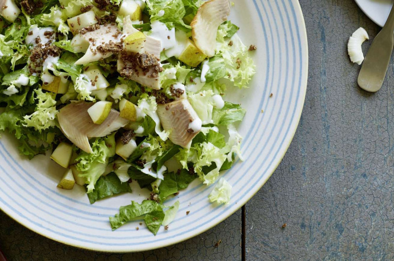 Salade verte avec truite fumée