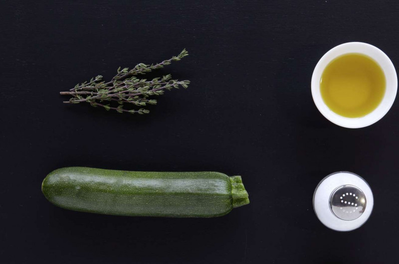 Courgettes à la vapeur parfumées au thym