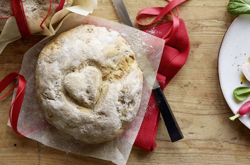 Pain au jambon décoré avec amour