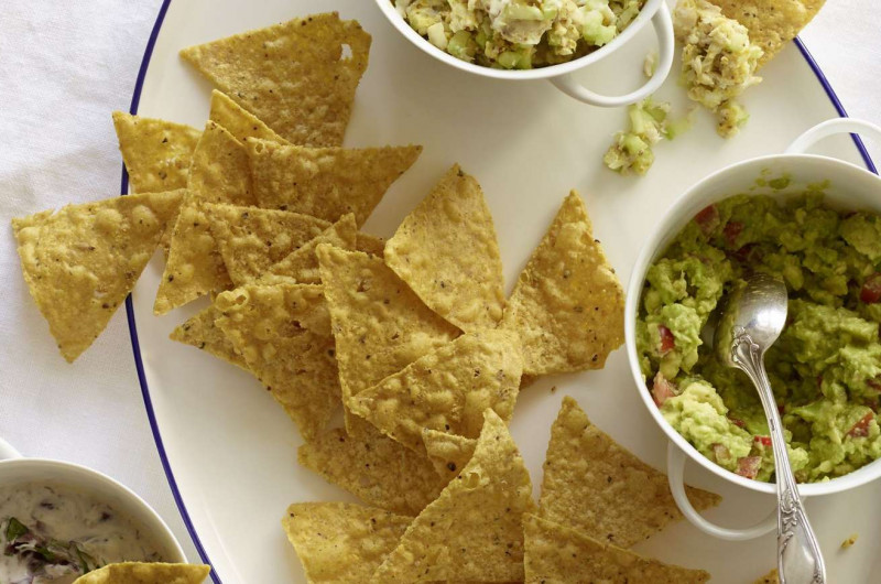 Trio de dips avec chips de maïs