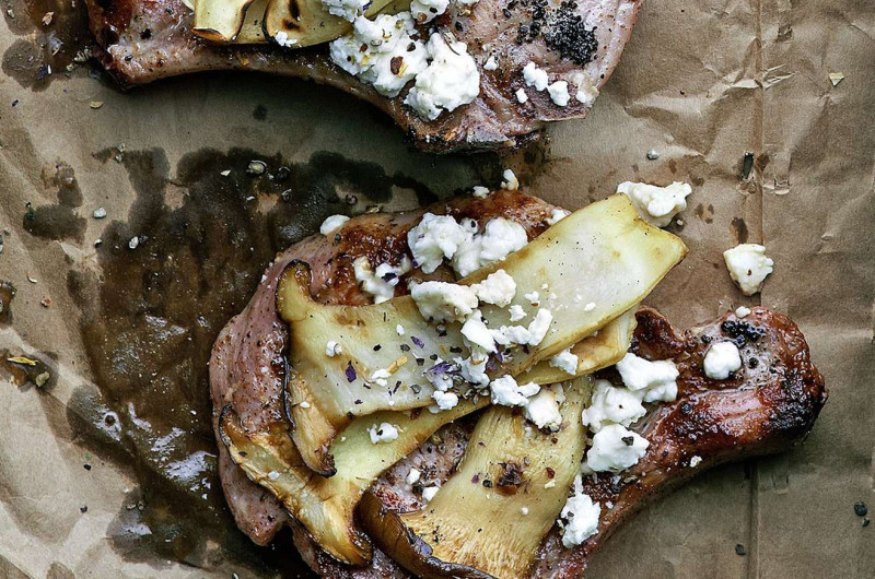 Côtelette de porc avec champignons et feta