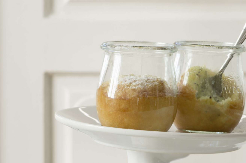 Pouding de riz à la noix de coco avec purée de kiwi