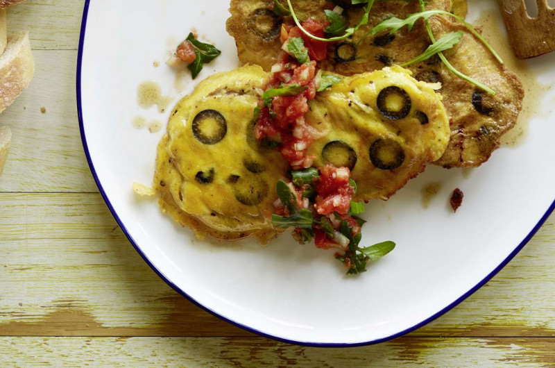 Piccata aux olives avec concassée de tomates à la roquette