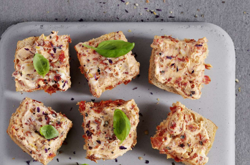 Ciabatta avec mousse aux tomates séchées