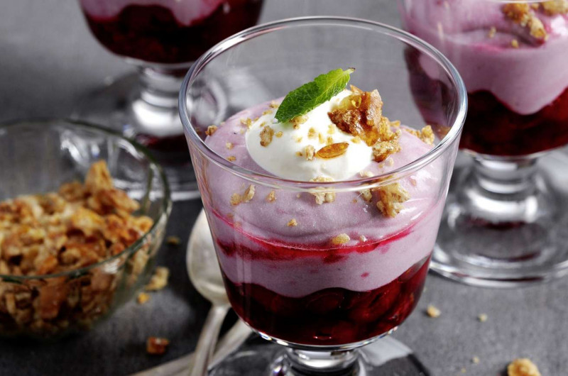 Crème aux framboises avec croustillant de soja