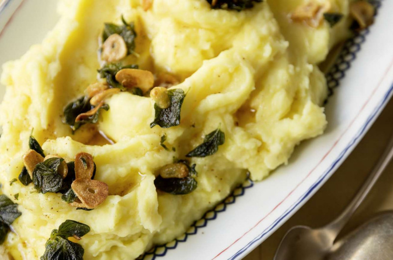 Purée de pommes de terre au parmesan et à l'ail