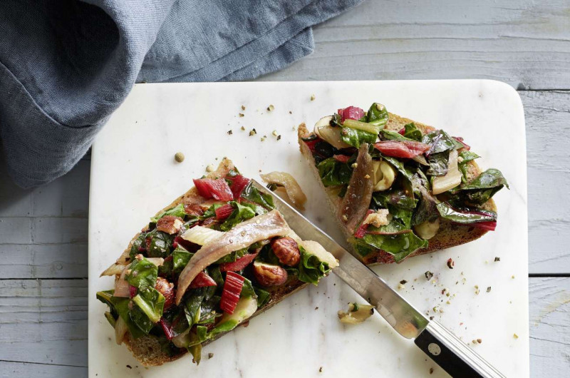 Crostini aux côtes de bette