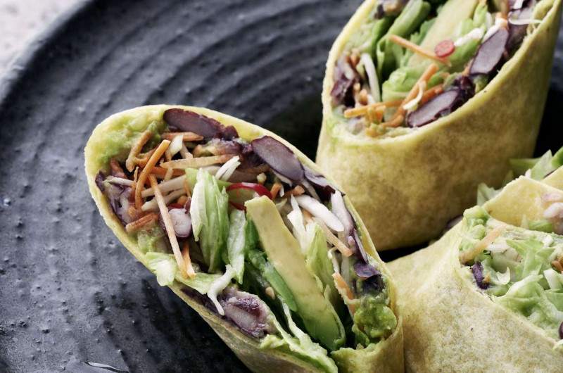 Wrap à l'avocat et aux haricots