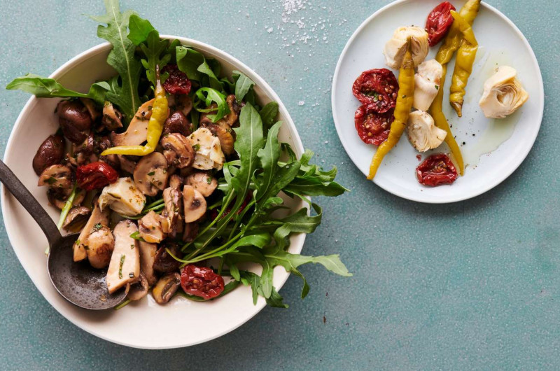 Salade de champignons avec roquette