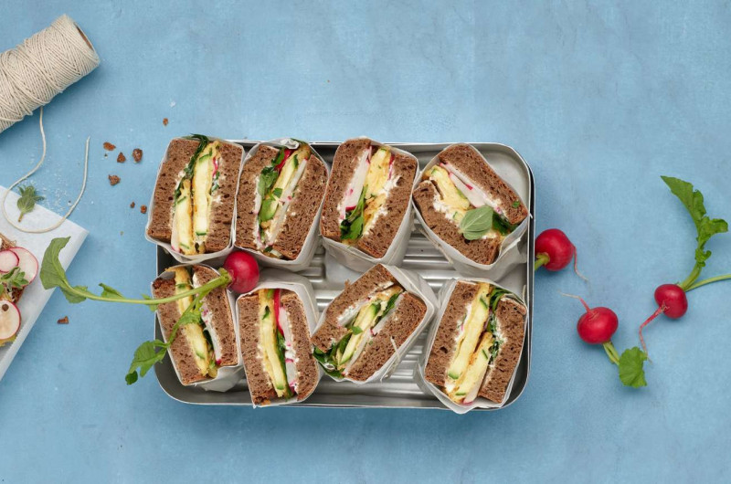 Sandwich à la piccata de courgettes et aux fines herbes