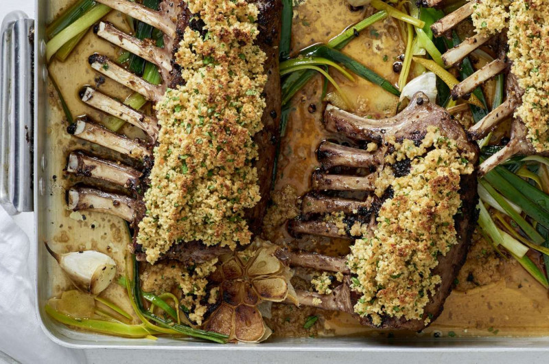 Carrés d'agneau avec croûte aux fines herbes
