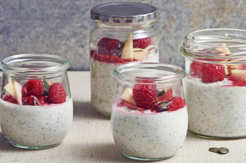 Overnight oats aux pommes et aux framboises