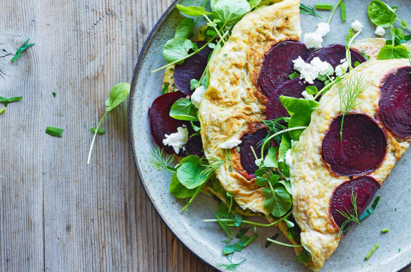 Omelette aux betteraves rouges