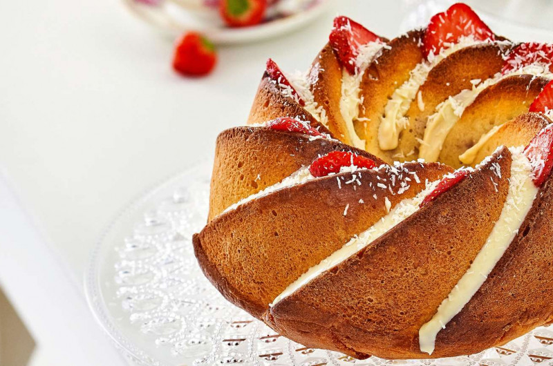 Kouglof au coulis de fraise