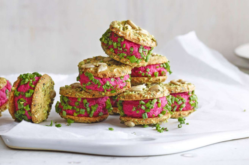 Bouchées aux Blévita avec houmous