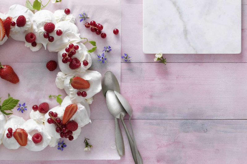 Pavlova aux petits fruits