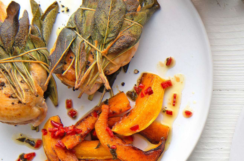 Poulet à la sauge avec courge