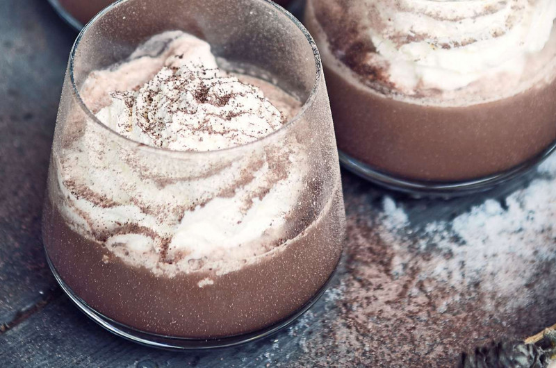 Chocolat chaud parfumé au sirop de datte