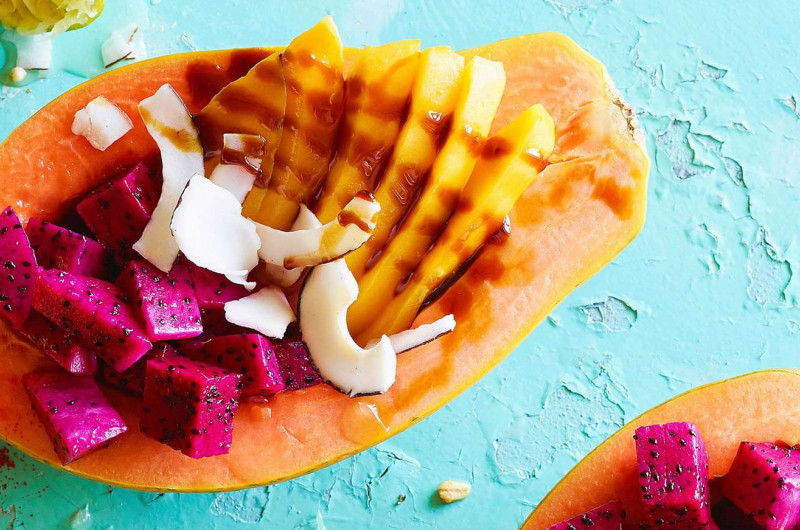 Papaye farcie avec mangue et noix de coco