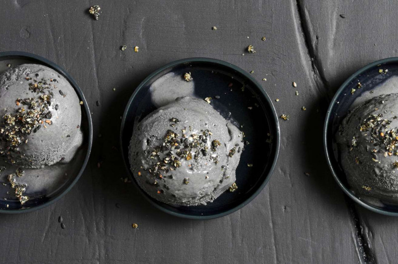 Glace au sésame noir
