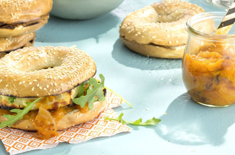 Burger à l'halloumi et aux abricots