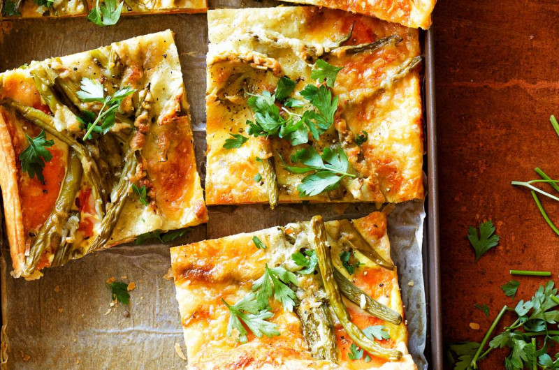 Gâteau au fromage avec courge et haricots verts