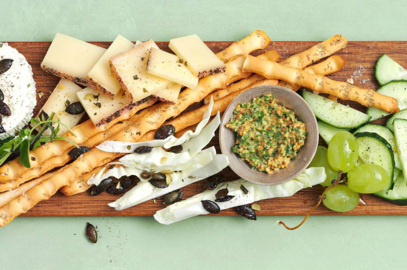 Plateau de fromages avec graines de courge caramélisées